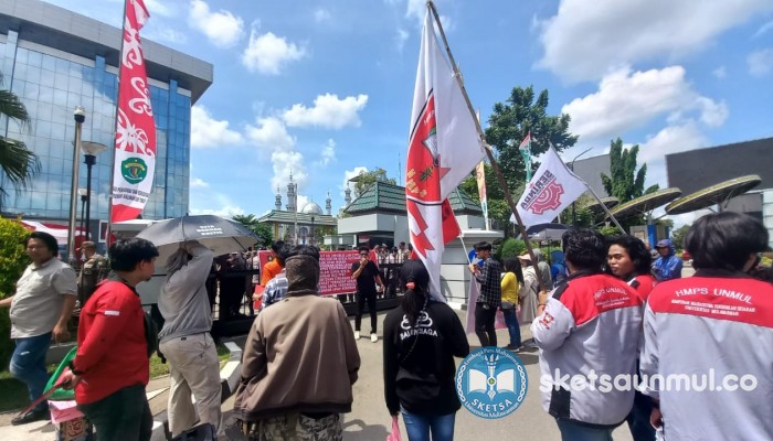 Perjuangan Hak Buruh Lewat Aksi May Day dan Hardiknas: Tuntut Pertemuan dengan Pj Gubernur