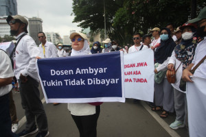 Polemik Tukin Dosen: Rapor Merah Nadiem Makarim bagi Pendidikan Indonesia