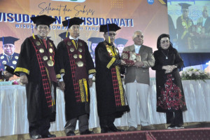 Dihadiri Isran Noor, Wisuda Unmul Gelombang II Tahun 2024 Umumkan Sederet Peraihan Prestasi Nasional