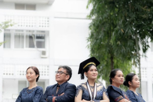 Abadikan Momen Sakral Wisudamu, Neon Graduation Punya Paket Mulai Rp400 Ribu