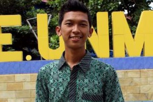 Perjuangkan UKT Angkatan 2013, Norman Pasang Badan