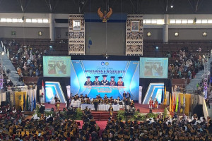 Wisuda Unmul Gelombang Ketiga 2024, Pendamping Wisudawan: Ruangan Panas Memang Cerita Lama