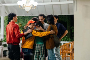 Ironi Duka dalam Film Tinggal Meninggal