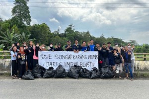 FPIK Care: Bebaskan Sungai Karang Mumus dari Sampah Plastik
