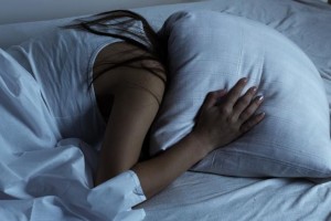 Kamu Kebiasaan Tidur Larut Malam? Hati-hati Gejala Insomnia!